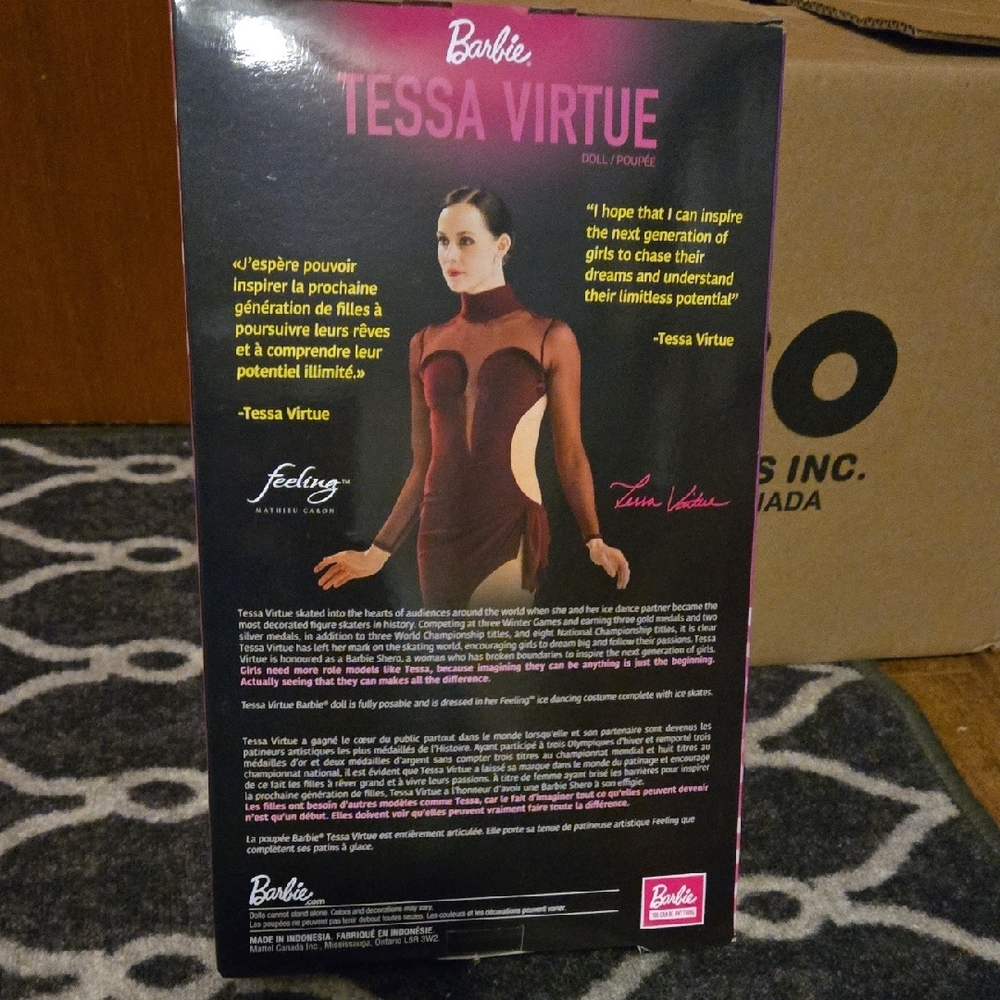 Barbie Signature Tessa Virtue - Picture 3 of 3